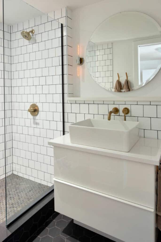 9 Major Trends In Bathroom Tile Ideas For 2021 4 685x1024 