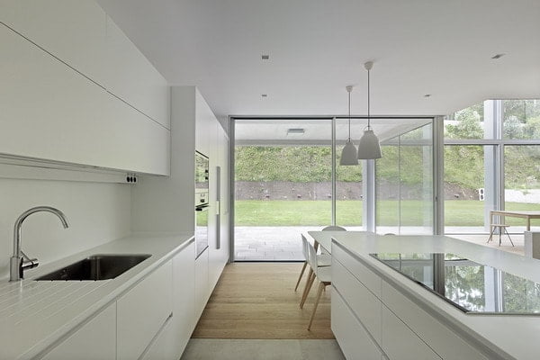 Kitchens without handles adapt to any environment