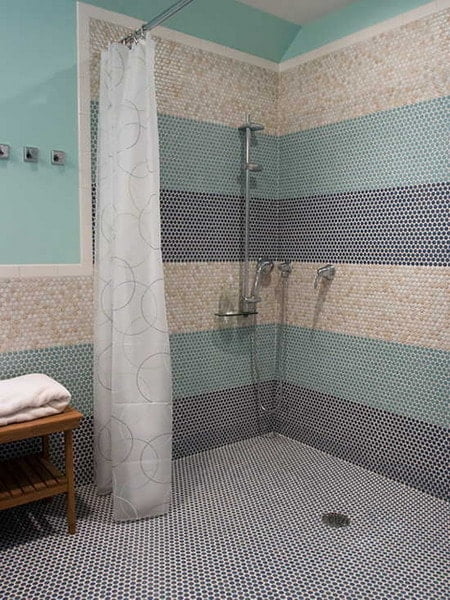 Bathroom tiles - recommendations and popular trends in 2021
