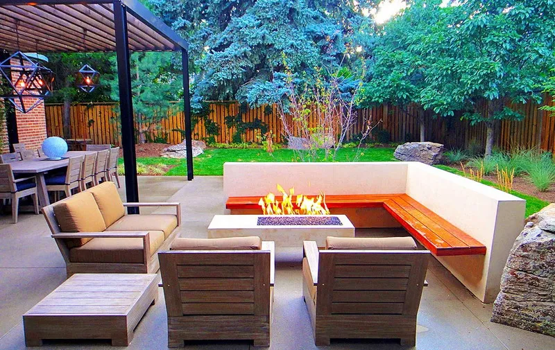 outdoor living space ideas 2025